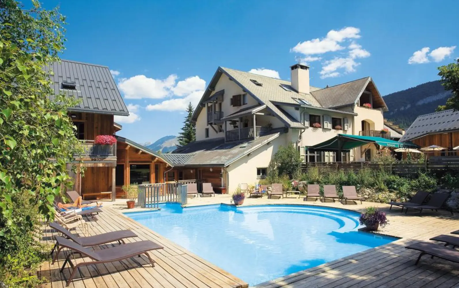 hotel-du-golf-palegrie-correncon-en-vercors-piscine_0721